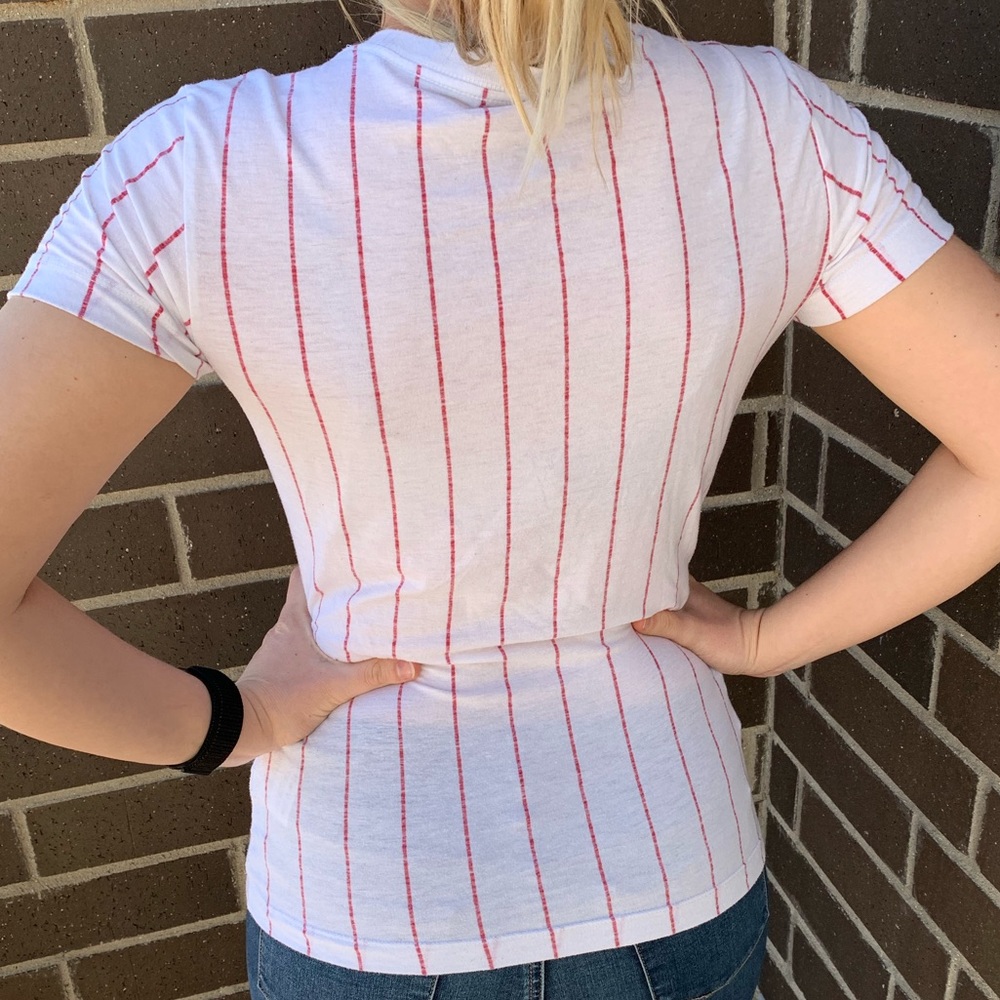 Ladies Reds tee ⚾️♥️⚾️ - Picture 2 of 3